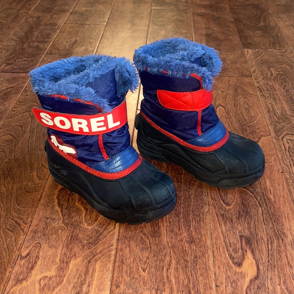 Sorel little boys Winter boots - Size 12. Navy and Red. Great Condition!
